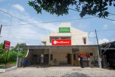 Bên ngoài RedDoorz Plus near RS JIH Solo