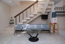 Sảnh chờ RedDoorz Plus near RS JIH Solo