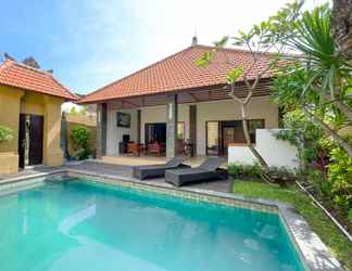 Swimming Pool 2 The Lavana Bali Radiance Bima Villa Seminyak