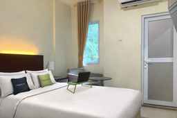 Urbanview Hotel Kansa near Harbour Bay Batam by RedDoorz, SGD 14