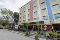 ภายนอกอาคาร Urbanview Hotel Paramita Pekanbaru by RedDoorz