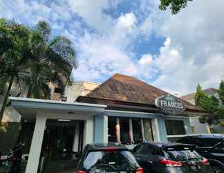 Bangunan 2 Hotel Frances