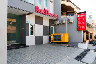 Bangunan 4 RedDoorz Near Gajah Mada Street Semarang