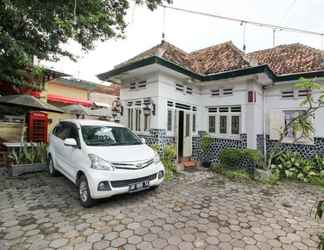 Exterior 2 RedDoorz Syariah near Wijilan Yogyakarta