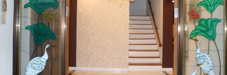 로비 Villa Munjul Indah