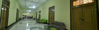 Lobby 3 Hotel Irian Surabaya