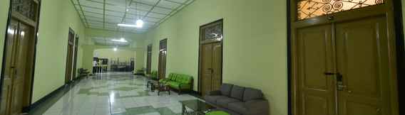 Lobby 3 Hotel Irian Surabaya