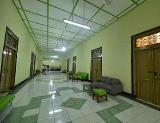 Lobi 2 Hotel Irian Surabaya