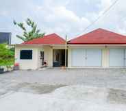 Exterior 2 RedDoorz near Sleman City Hall 3