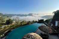 Swimming Pool Central Hills Pù Luông Resort