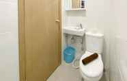 Toilet Kamar 3 Modern and Comfy Studio at Cordova Edupartment Semarang Apartment By Travelio