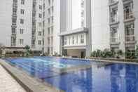 Kolam Renang Comfy and Best Deals Studio at Bale Hinggil Apartment By Travelio