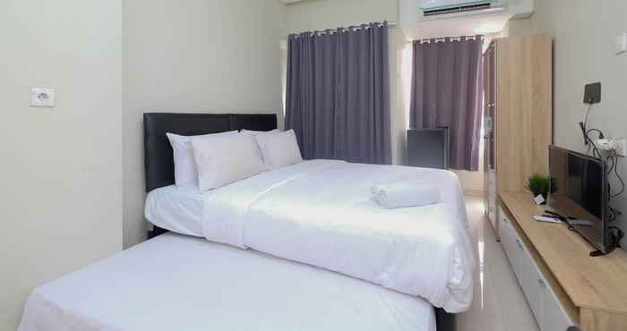 Bedroom Comfort Studio Apartment For 4 Pax at Nifarro Park By Travelio