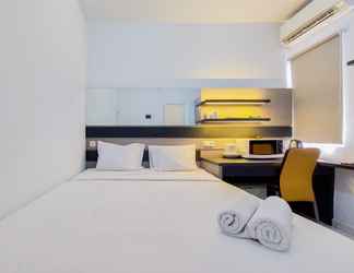 Kamar Tidur 2 Minimalist Studio (No Kitchen) at Aeropolis Residence Apartment By Travelio