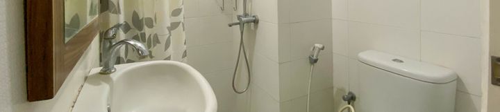 In-room Bathroom 3 Best Choice Studio Apartment at Candiland By Travelio