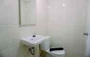 Toilet Kamar 3 Cozy Stay and Simply Studio Apartment M-Town Residence By Travelio