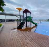 Kolam Renang 4 Comfortable 1BR Apartment without Living Room at Amartha View By Travelio