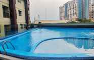 Swimming Pool 5 Simply Look Studio Apartment at Atria Residence Gading Serpong By Travelio