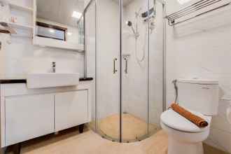 In-room Bathroom 4 Nice and Spacious 3BR at Sky House BSD Apartment By Travelio