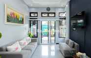 Lobi 7 Villa Three King FM Mitra RedDoorz