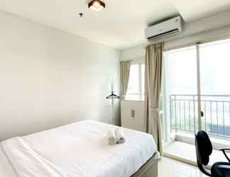 Kamar Tidur 2 Homey Living 1BR at Thamrin Residence Apartment By Travelio