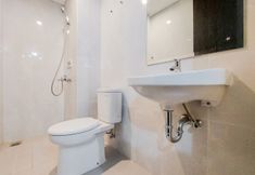 In-room Bathroom 3 Homey and Gorgeous 2BR Serpong Garden Apartment By Travelio