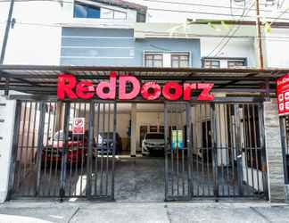 Exterior 2 RedDoorz @ Kratonan Solo