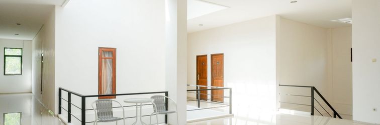 Lobby RedDoorz @ Kratonan Solo