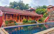 Kolam Renang 7 Villa Kampoeng City Pacet Mitra RedDoorz