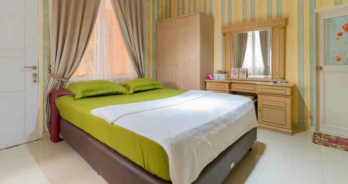 Kamar Tidur d'H Mansion La Rosa Syariah Sentul Mitra RedDoorz