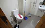 In-room Bathroom 4 Nice and Strategic Studio at Gateway Park LRT City Bekasi Apartment By Travelio