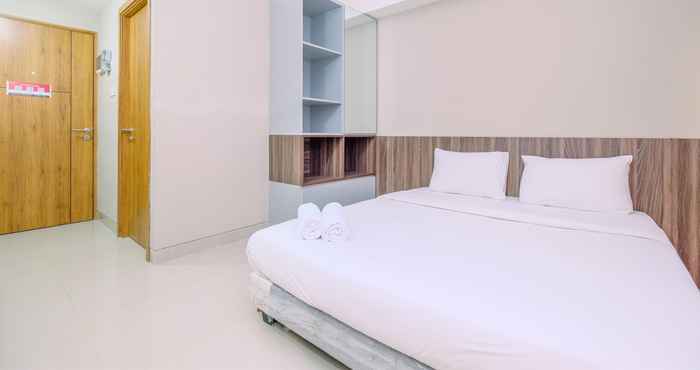 Bedroom Nice and Strategic Studio at Gateway Park LRT City Bekasi Apartment By Travelio