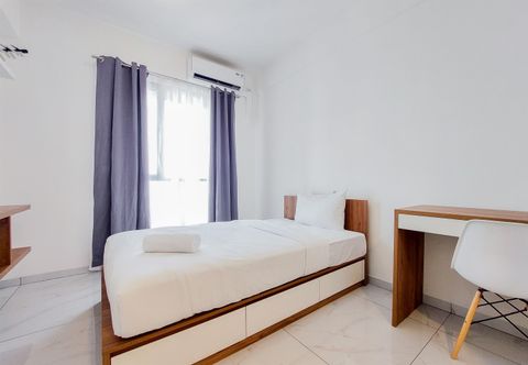 Bedroom Wonderful Studio at Sky House Alam Sutera Apartment By Travelio