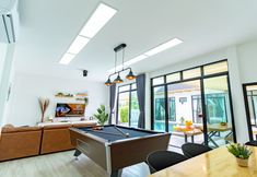 Entertainment Facility 7 Villa Paramount 1