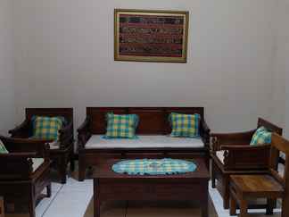 Lobi 2 Kartika Homestay Syariah Surabaya