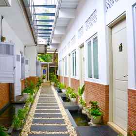 Exterior / Building 1 Bu Sepuh Guesthouse, Josaphat Sudarso Catholic Private Mid-School, Cigugur Hotels