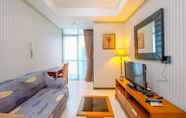 Lobi 3 Homey and Wonderful 2BR Apartment Bellagio Residence By Travelio