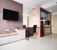 Lobby 5 Spacious 2BR Apartment Combine Unit at Bale Hinggil By Travelio