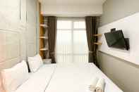 Bilik Tidur Minimalist and Homey 1BR Vasanta Innopark Apartment By Travelio