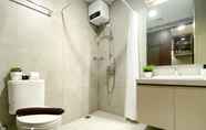 In-room Bathroom 7 Comfortable and Simply 2BR Pollux Chadstone Apartment By Travelio