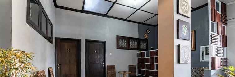 Lobby RedDoorz Syariah near RRI Malang