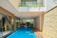 Swimming Pool Green Villa Danang