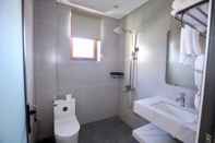 In-room Bathroom Rova 105 Hotel