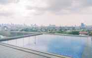 Kolam Renang 5 Comfortable and Nice Studio Vasaka Solterra Apartment By Travelio