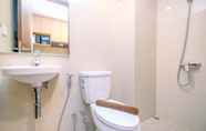 In-room Bathroom 3 Comfortable and Nice Studio Vasaka Solterra Apartment By Travelio