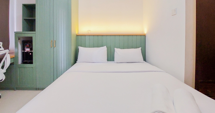 Bedroom Nice and Homey Studio Apartment at Serpong Garden By Travelio