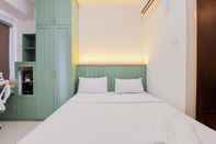 Kamar Tidur Nice and Homey Studio Apartment at Serpong Garden By Travelio