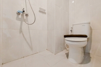 In-room Bathroom Nice and Homey Studio Apartment at Serpong Garden By Travelio