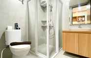 Toilet Kamar 4 Simply Design Studio Room Apartment Pollux Chadstone By Travelio