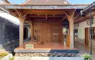 Exterior 6 Adipura Guesthouse Syariah Mitra RedDoorz near Terminal Nganjuk